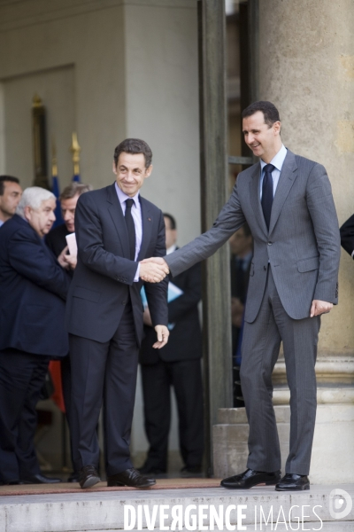 Le président de la République Française Nicolas Sarkozy accueille le président syrien Bachar al-Assad au Palais de l Elysée, pour sa deuxième visite officielle en France.