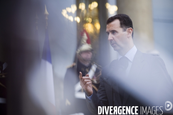 Le président de la République Française Nicolas Sarkozy accueille le président syrien Bachar al-Assad au Palais de l Elysée, pour sa deuxième visite officielle en France.