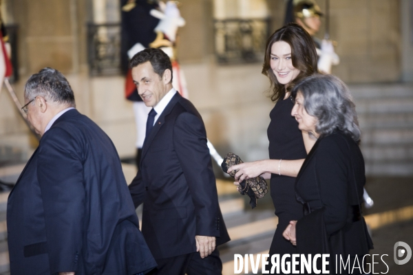 Nicolas Sarkozy et Carla Bruni-Sarkozy reçoivent le Président Irakien Jalal Talabani et son Epouse Hero Talabani pour un diner d Etat