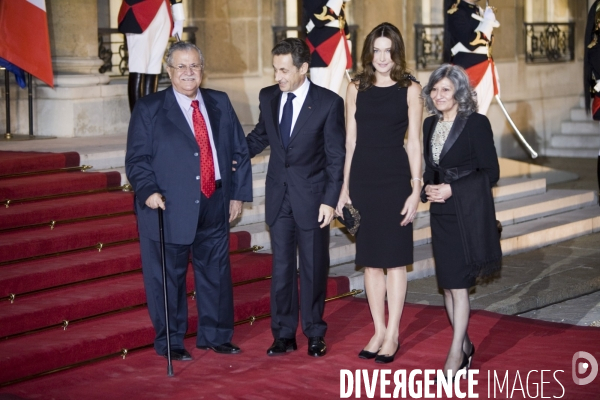 Nicolas Sarkozy et Carla Bruni-Sarkozy reçoivent le Président Irakien Jalal Talabani et son Epouse Hero Talabani pour un diner d Etat