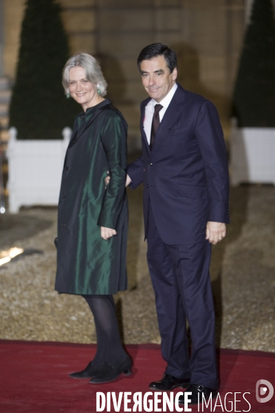 Nicolas Sarkozy et Carla Bruni-Sarkozy reçoivent le Président Irakien Jalal Talabani et son Epouse Hero Talabani pour un diner d Etat