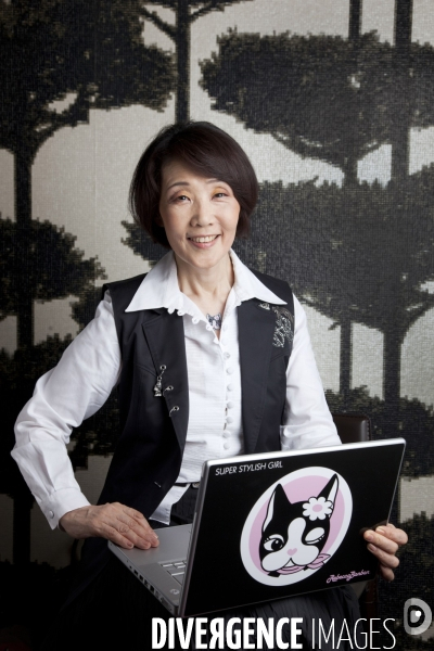 La créatrice de  Hello Kitty  , Yuko SHIMIZU,  présente son nouveau personnage  Rebecca Bonbon .