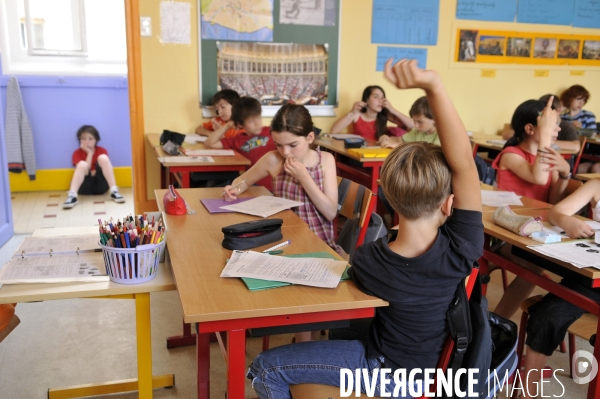 Ecole : punition, enfants perturbateurs en primaire. School : children disruptive and punishment