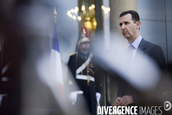 Le président de la République Française Nicolas Sarkozy accueille le président syrien Bachar al-Assad au Palais de l Elysée, pour sa deuxième visite officielle en France.