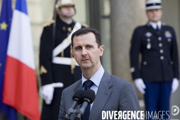 Le président de la République Française Nicolas Sarkozy accueille le président syrien Bachar al-Assad au Palais de l Elysée, pour sa deuxième visite officielle en France.