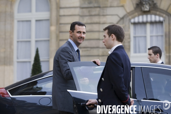 Le président de la République Française Nicolas Sarkozy accueille le président syrien Bachar al-Assad au Palais de l Elysée, pour sa deuxième visite officielle en France.