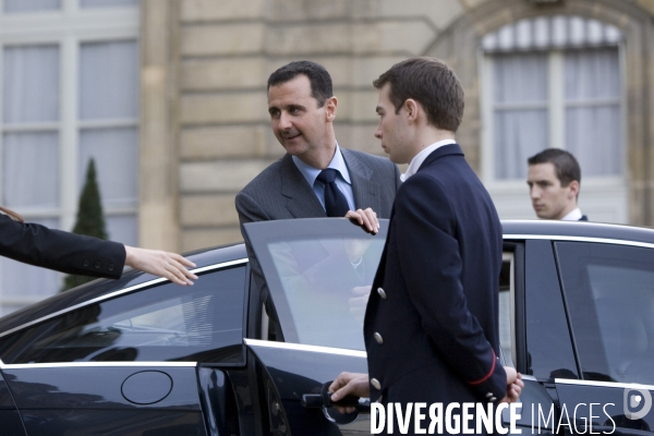 Le président de la République Française Nicolas Sarkozy accueille le président syrien Bachar al-Assad au Palais de l Elysée, pour sa deuxième visite officielle en France.