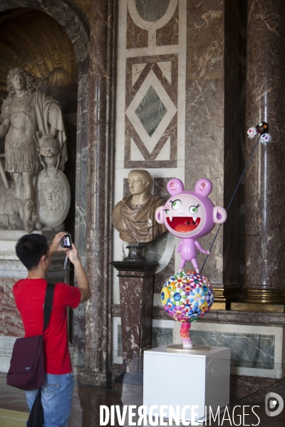 Exposition Murakami dans les salles du chateau de Versailles