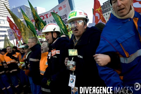Manifestation des salariés de la raffinerie Total de Dunkerque.