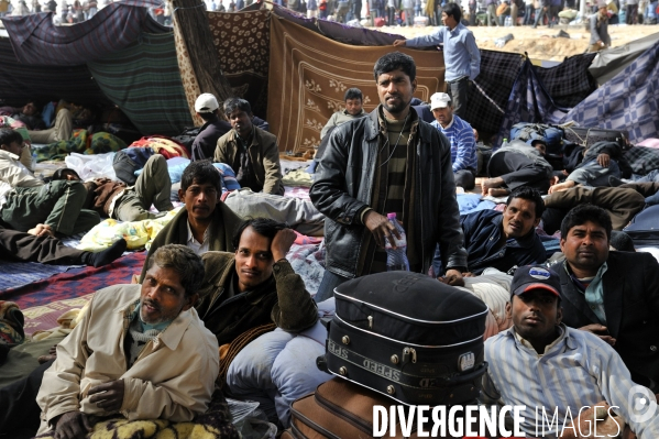 Camp de refugies a la frontiere libyo-tunisienne.