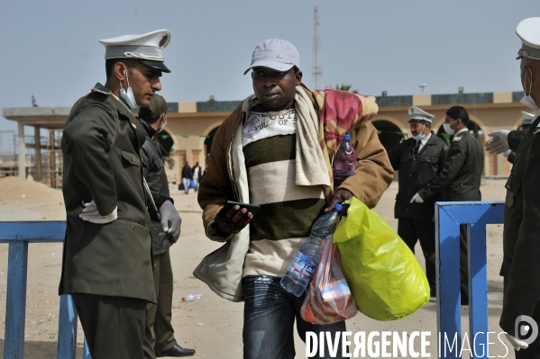 Poste frontiere libyo-tunisienne.