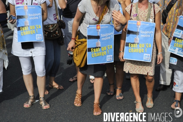 Manifestation de l enseignement du public et du prive.