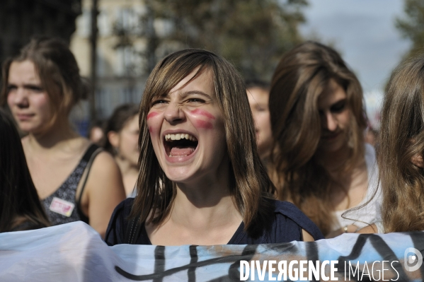 Manifestation de l enseignement du public et du prive.