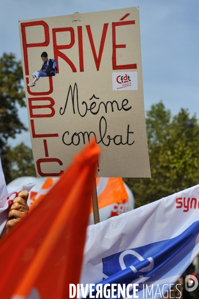 Manifestation de l enseignement du public et du prive.