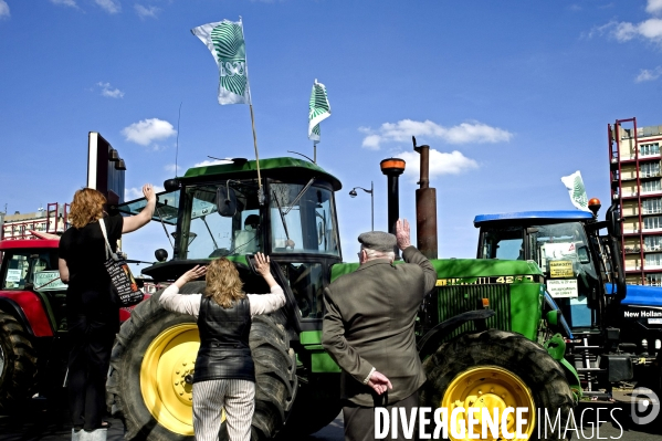 Les céréaliers manifestent dans Paris.