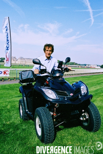 Alain Prost présente le quad KYMCO