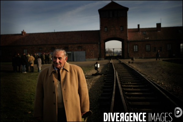 Charles Gottlieb un survivant d Auschwitz témoigne pour des collégiens lors d un voyage pédagogique
