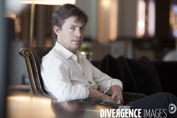 Nicolas Berggruen, le milliardaire SDF (il habite dans des hotels aux quatre coins du monde), fondateur et président de Berggruen Holdings, une compagnie d investissement privée