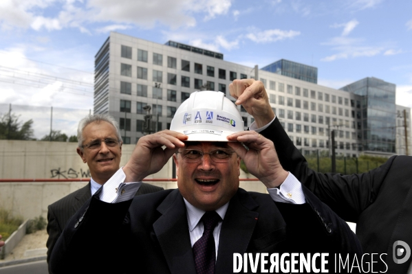 Pose de la premiere pierre de l ecole de formation des barreaux