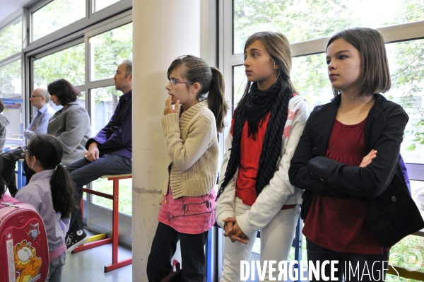 Scolarité : rentrée des classes et portraits d élèves. Education: Back to School and student portraits