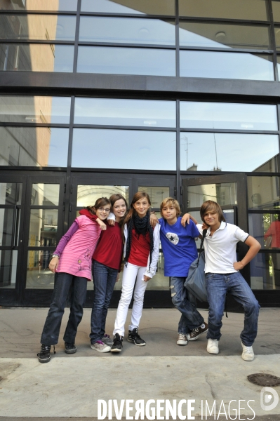 Scolarité : rentrée des classes et portraits d élèves. Education: Back to School and student portraits