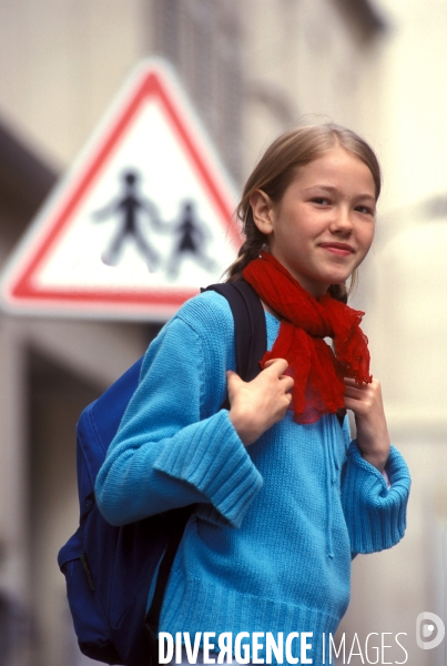 Scolarité : rentrée des classes et portraits d élèves. Education: Back to School and student portraits