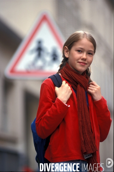 Scolarité : rentrée des classes et portraits d élèves. Education: Back to School and student portraits