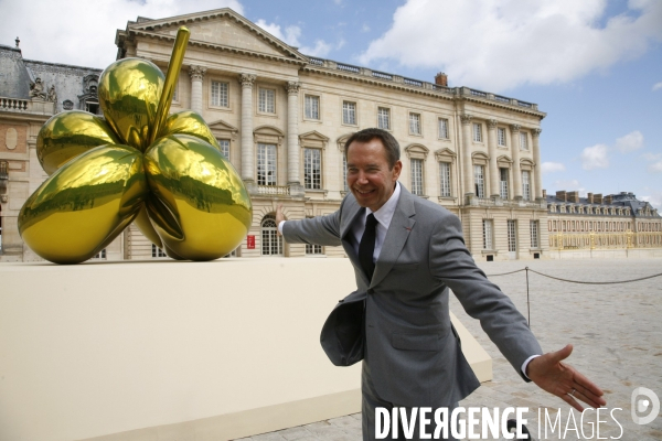 Exposition de l artiste New-Yorkais Jeff Koons dans les appartements royaux et les jardins du Chateau de Versailles