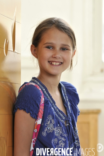Scolarité : rentrée des classes et portraits d élèves. Education: Back to School and student portraits