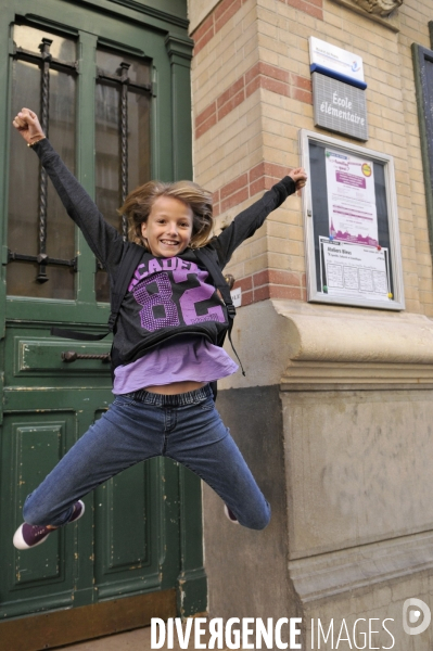 Scolarité : rentrée des classes et portraits d élèves. Education: Back to School and student portraits