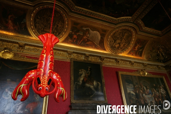 Exposition de l artiste New-Yorkais Jeff Koons dans les appartements royaux et les jardins du Chateau de Versailles