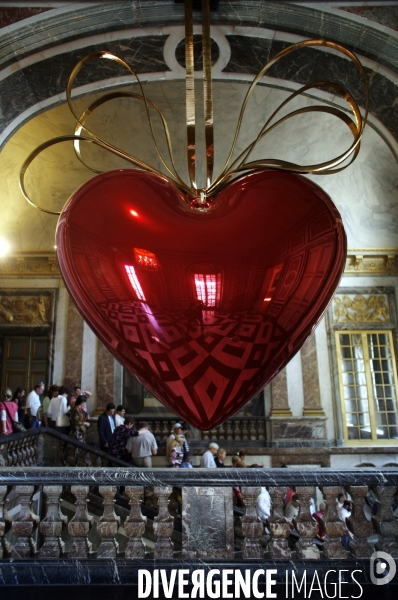 Exposition de l artiste New-Yorkais Jeff Koons dans les appartements royaux et les jardins du Chateau de Versailles