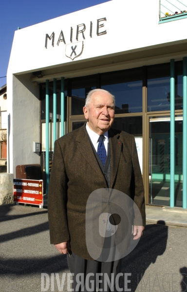 Roger Senie va, à 87 ans, se représenter aux élections municipales et espère entamer un onzième mandat. C est l un des trois plus anciens maire de France à briguer un nouveau mandat. (informations complémentaires  jp Amet / 0603854480)