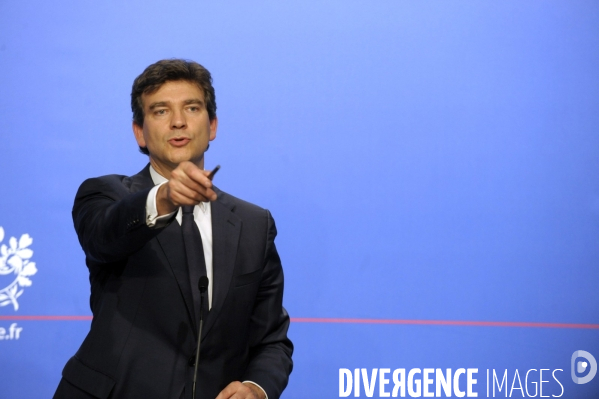 Plan automobile. presentation par arnaud montebourg et michel sapin