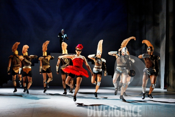 ZOOPSIE COMEDI Chorégraphie Cies Beau Geste-Lolita Costumes Christian Lacroix