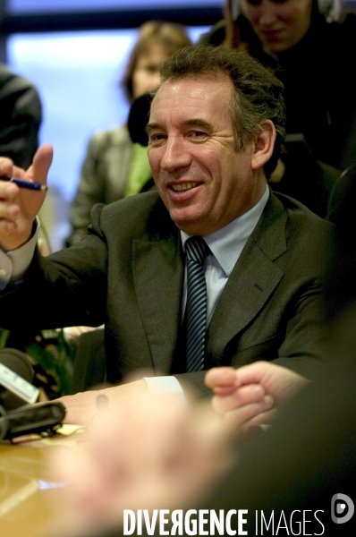François Bayrou débute sa campagne dans le Nord.