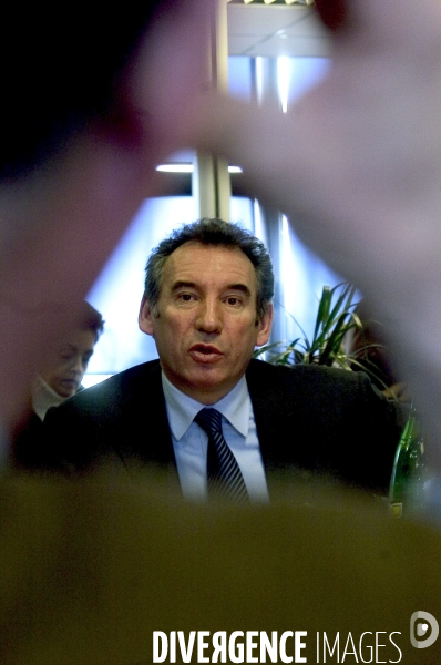 François Bayrou débute sa campagne dans le Nord.