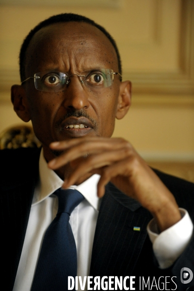 Paul kagame president du rwanda. interview au journal liberation