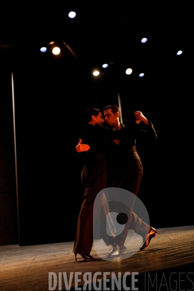 Trois tangos livret Alfredo Arias et Gonzalo Demaria, mise en scène Alfredo Arias