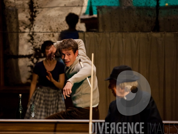 On ne badine pas avec l   amour d   Alfred de Musset ,  mise en scene d   Yves Beaunesne