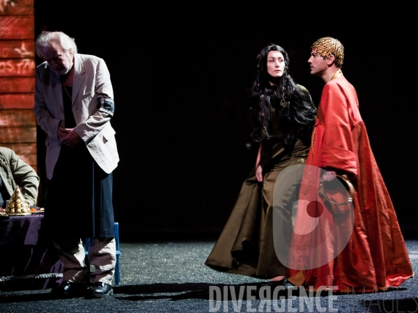 Caligula d Albert Camus , mise en scène de Stéphane Olivié-Bisson