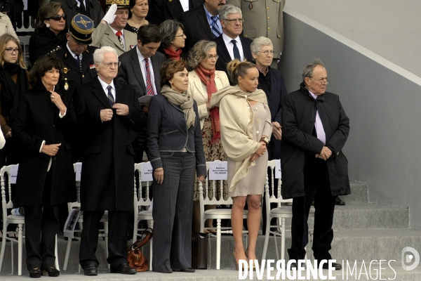 14 juillet. tribune presidentielle. defile militaire des champs-elysees