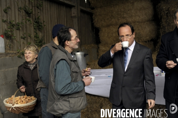 Francois hollande en mayenne sur le theme de la ruralite et de l agriculture