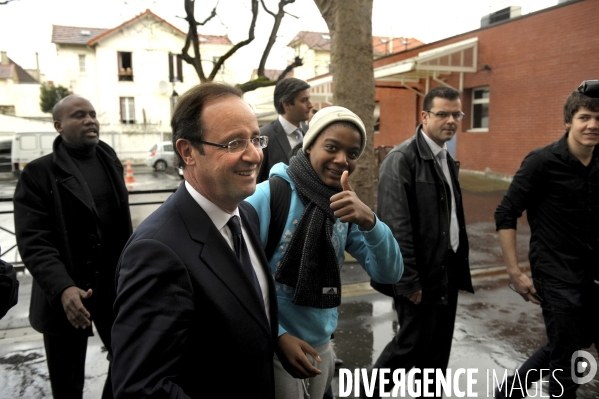 Francois hollande au college edouard manet de villeneuve-la-garenne