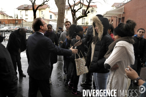 Francois hollande au college edouard manet de villeneuve-la-garenne