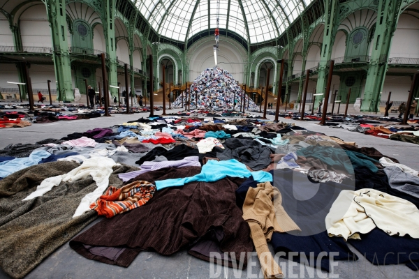 Personnes - Christian Boltanski - MONUMENTA 2010 - Grand Palais