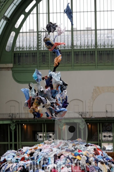 Personnes - Christian Boltanski - MONUMENTA 2010 - Grand Palais