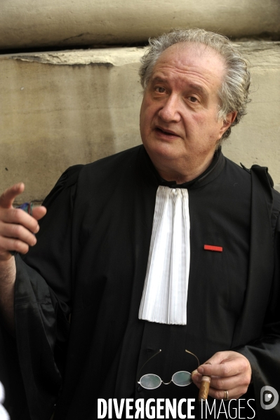 Charles pasqua comparait devant la cour de justice de la republique