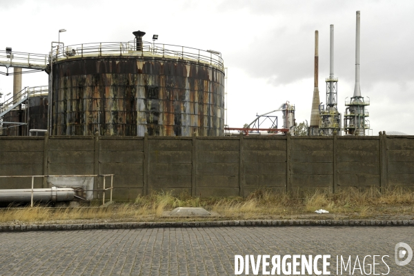 Raffinerie petroplus sous la menace d une fermeture