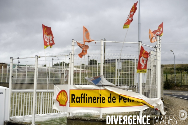 Raffinerie petroplus sous la menace d une fermeture